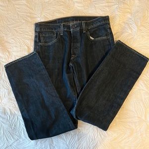 dark blue levi jeans